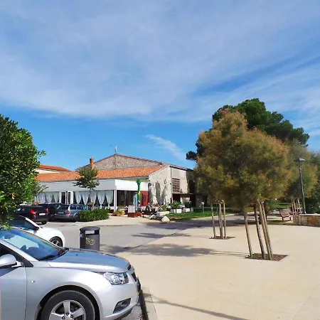 Apartament 21 *